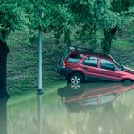 Powodzie w Polsce i zalane auto. Czy można się przed tym uchronić?