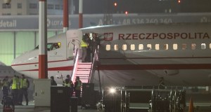 Powrót Polaków z Bliskiego Wschodu. W Warszawie wylądował samolot z Rijadu