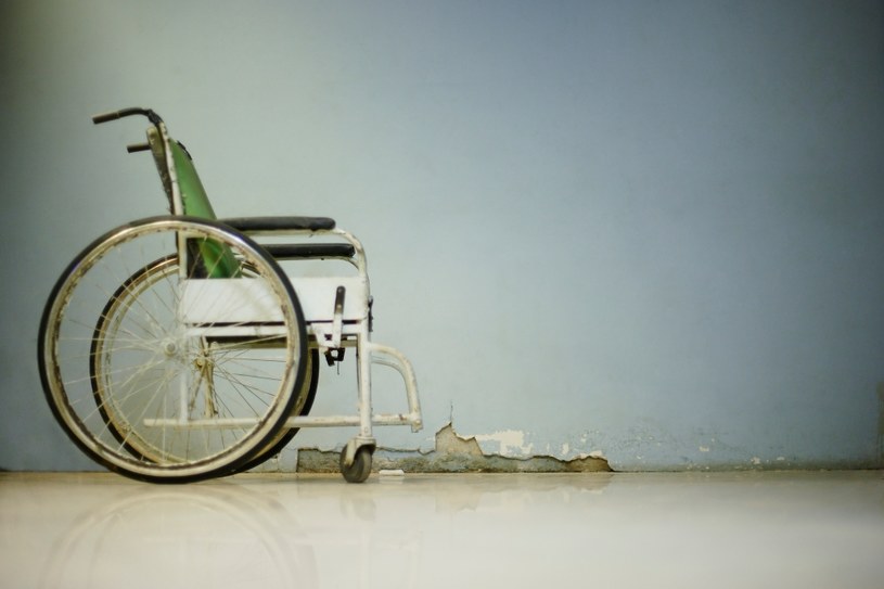 Powrót z wózka inwalidzkiego jest możliwy /© Glowimages
