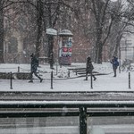 Powrót zimy. IMGW ostrzega przed opadami śniegu i oblodzeniem na drogach