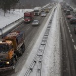 Powrót zimy na Dolnym Śląsku. Kierowcy skarżą się na warunki 