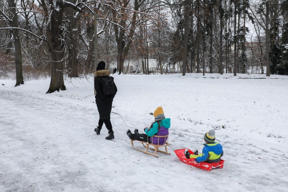 Powrót zimy w Warszawie /Paweł Supernak /PAP