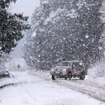 Powrót zimy zaskoczył drogowców. Fatalne warunki na polskich trasach