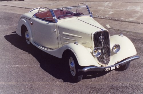 Powstało 79 sztuk tego pionierskiego auta. /Peugeot