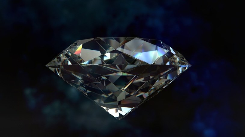 Powstało najtwardsze szkło świata, które jest w stanie zarysować diament /Geekweek