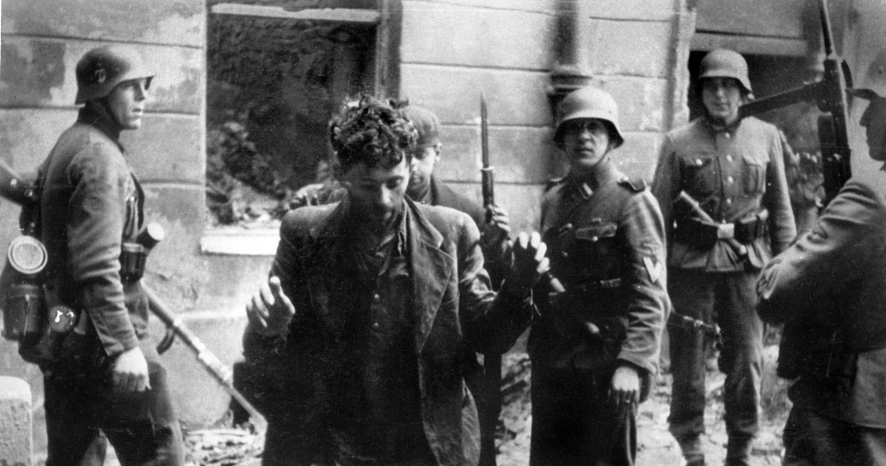 Powstańcy w małych, rozproszonych grupach walczyli do 16 maja 1943 roku /ARCHIVE /AFP