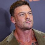 Alan Ritchson Powstanie jeszcze jeden sezon. Gwiazdor na dniach wkroczy na plan