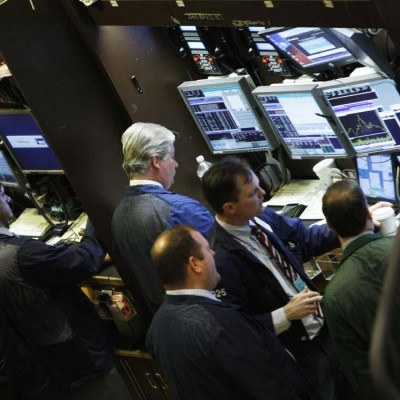 Powszechnie uważa się, że zarobki maklerów z Wall Street są zbyt wysokie /AFP