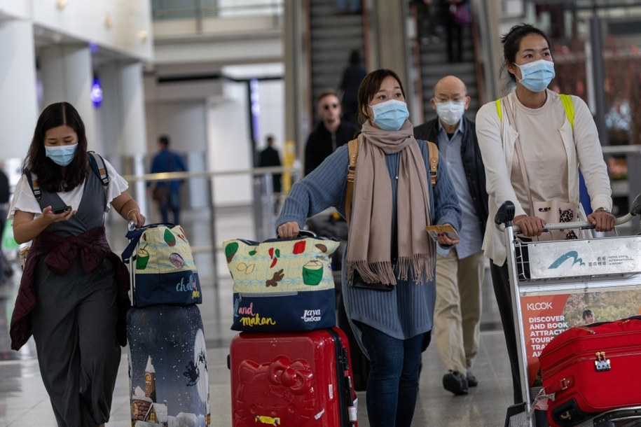 Poza Chinami nowy koronawirus został już wykryty również w Tajlandii, Japonii, Korei Południowej i w USA /JEROME FAVRE /PAP/EPA