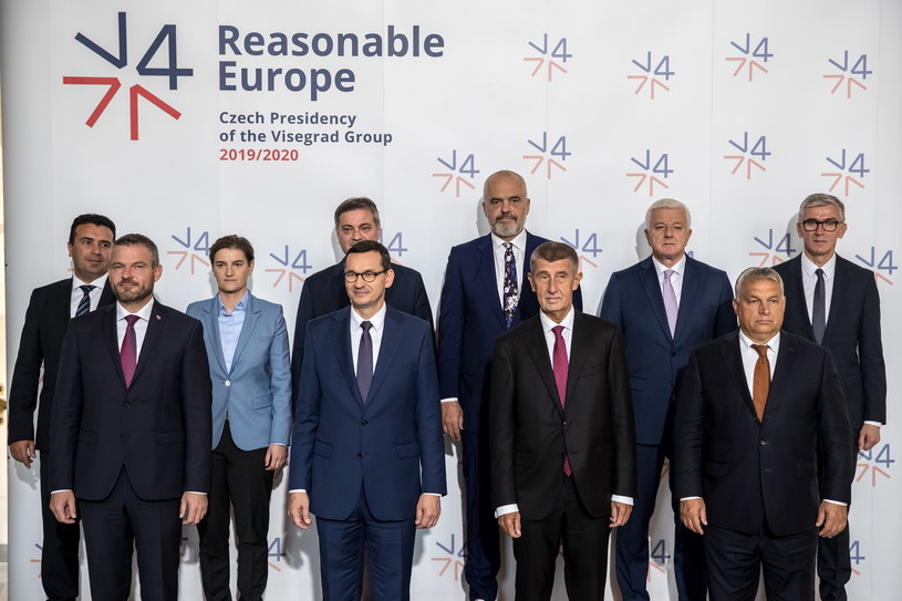 Poza krajami Grupy Wyszehradzkiej w szczycie wzięli udział premierzy państw Bałkanów Zachodnich, czyli sześciu krajów objętych obecnie polityką rozszerzeniową Unii Europejskiej /PAP/EPA