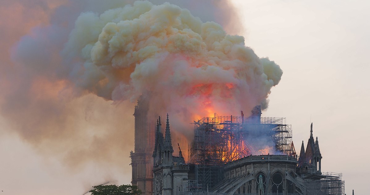 Pożar 15 kwietnia 2019 r. /GodefroyParis/CC BY-SA 4.0 /Wikipedia