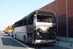 Pożar autokaru, którym jechały dzieci
