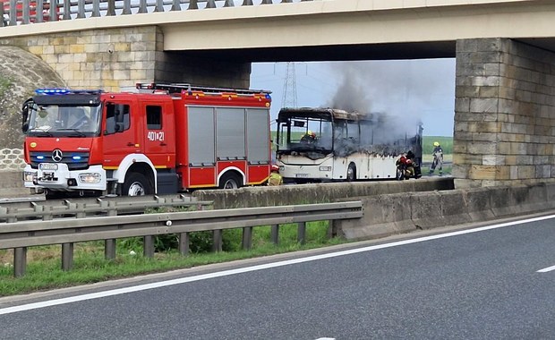 Pożar autokaru na opolskim odcinku autostrady A4