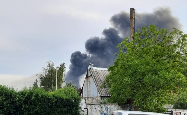 Pożar beczek z chemikaliami w Żarowie