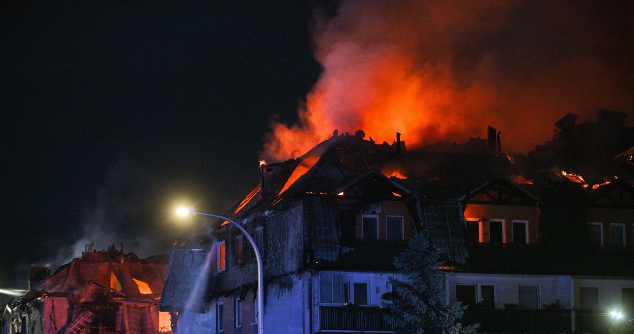 Pożar bloków mieszkalnych w Ząbkach. Galeria