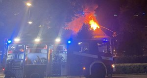 Pożar bloku w Ciechanowie. Mieszkańcy spędzili noc u swoich bliskich lub w hotelach