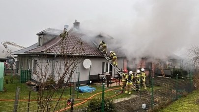 Pożar budynku wielorodzinnego w Wałczu Drugim. Z płomieni uciekło 11 osób