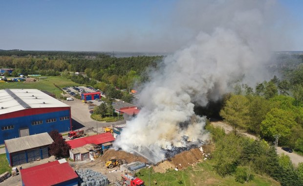 Pożar budynku z odpadami w Bydgoszczy