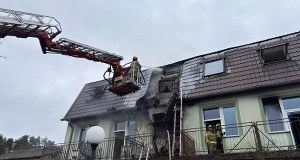 Pożar DPS w Szczawnie. Są poparzeni, jedna osoba nie żyje