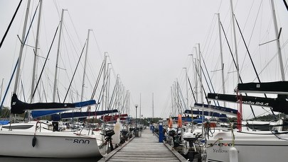Pożar dwóch łodzi na jeziorze Drwęckim. Wśród poszkodowanych dzieci
