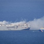 Pożar frachtowca u wybrzeży Holandii. Statek zostanie odholowany
