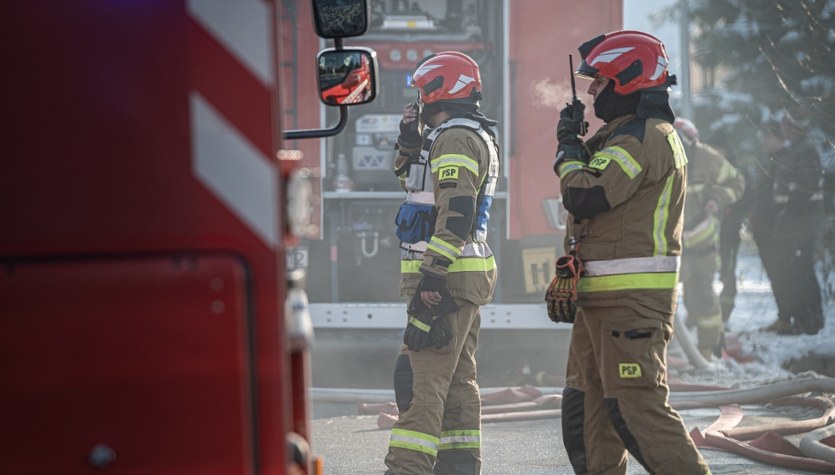 Pożar gazociągu pod Wrocławiem. 13 jednostek straży w akcji
