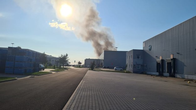 Pożar hal magazynowych w Tychach /112Tychy.pl /Gorąca Linia RMF FM