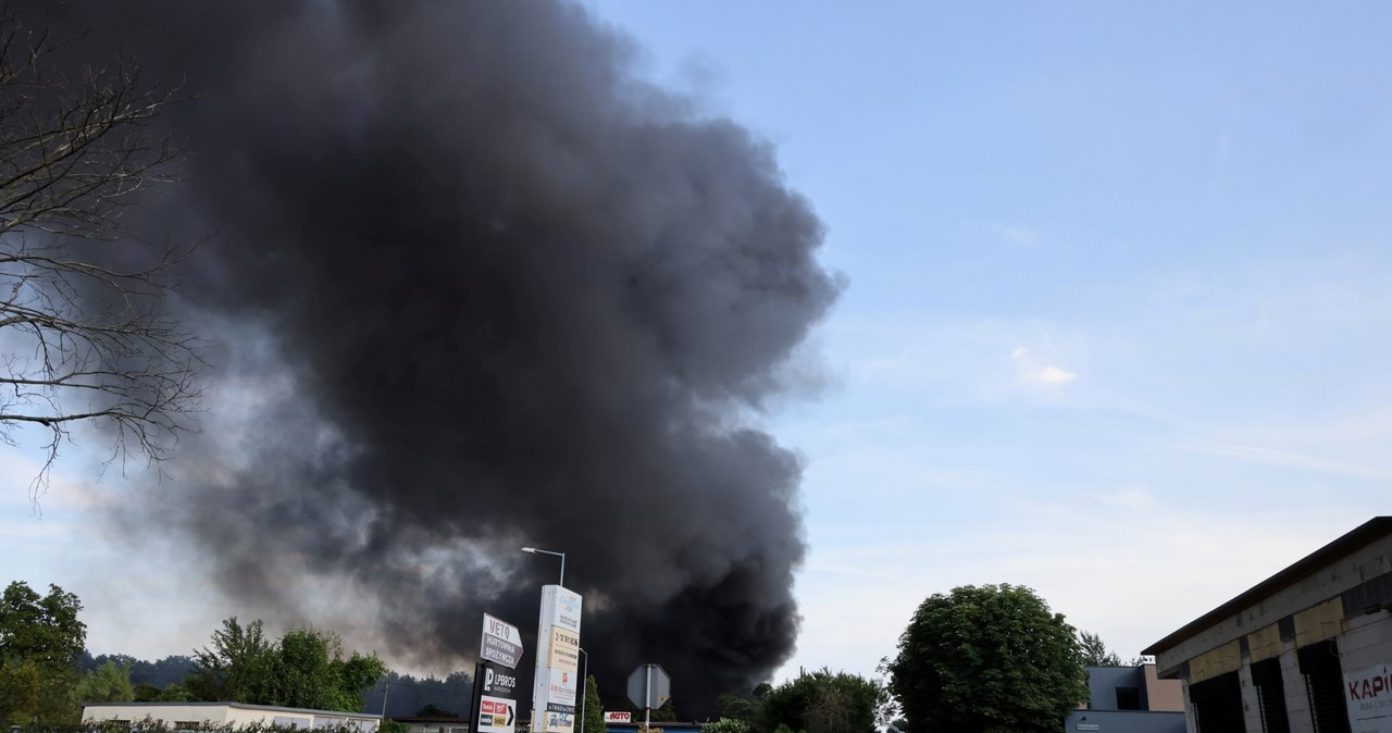 Pożar hali magazynowej hurtowni w Kędzierzynie-Koźlu