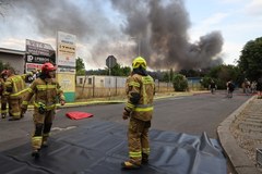 Pożar hali magazynowej hurtowni w Kędzierzynie-Koźlu