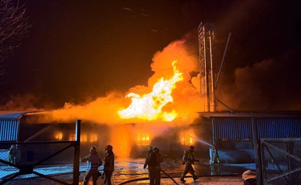 Pożar hali magazynowej. "Obiekt wypełniony zbożem"