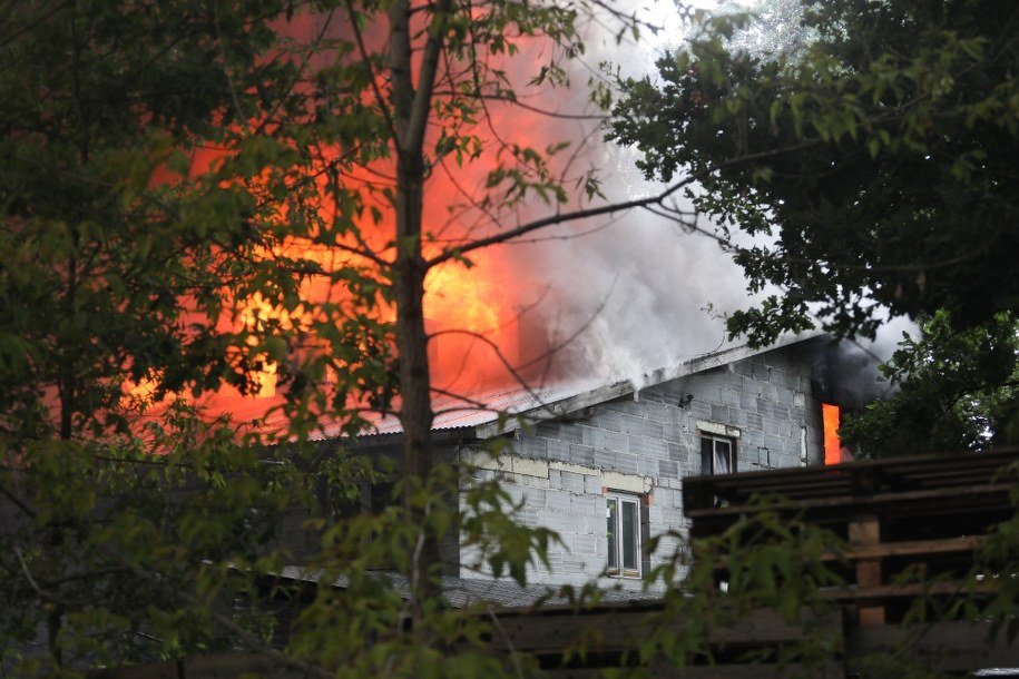 Pożar hali magazynowej w Sulejówku /Paweł Supernak /PAP
