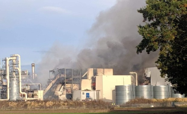 Pożar hali produkcyjnej w Strzelcach Opolskich [WIDEO]