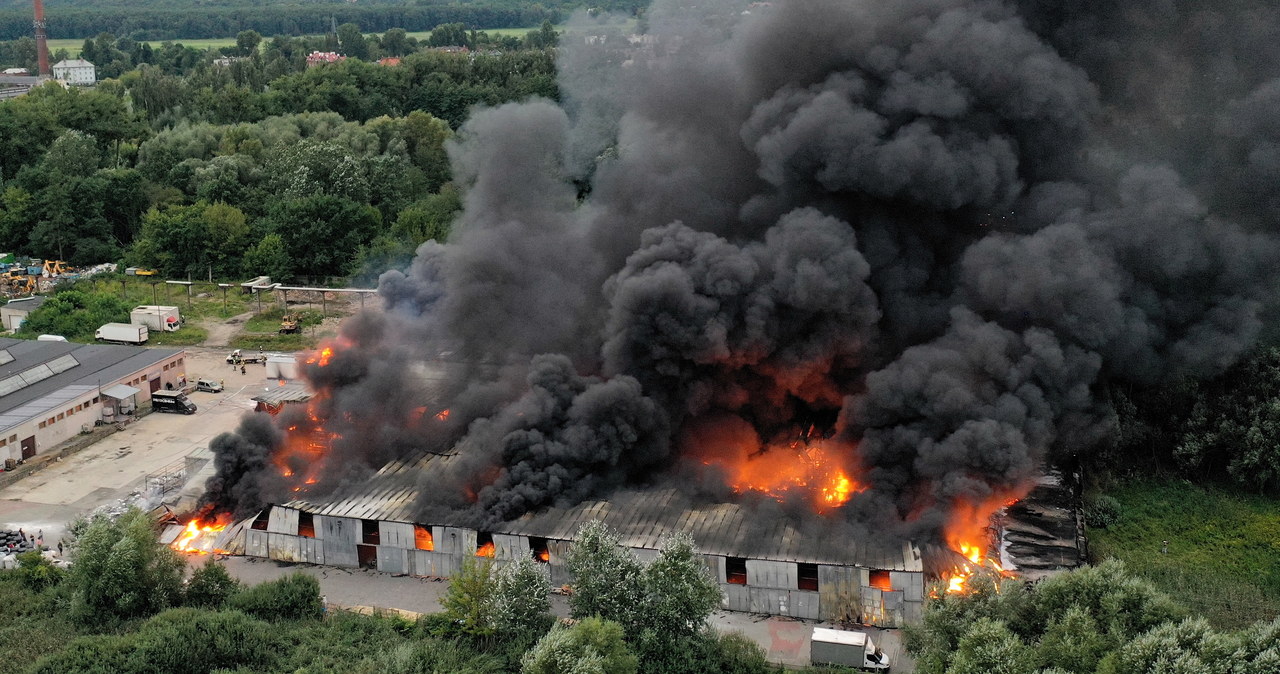 Pożar hali w Konstancinie