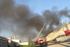 Pożar hali w Siemianowicach Śląskich