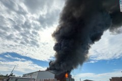 POŻAR HALI W TARNOWIE