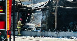 Pożar hali we Włocławku. Kłęby czarnego dumy nad miastem
