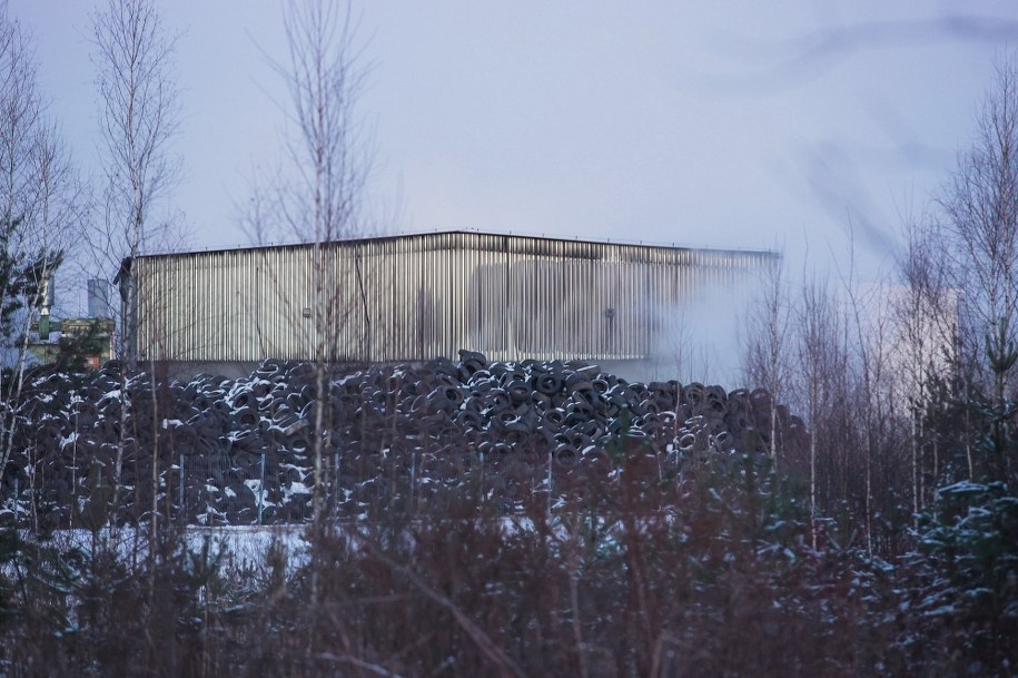Pożar hali, wykorzystywanej do przeróbki zużytych opon /Zbigniew Meissner /PAP