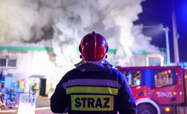 Pożar hali z makulaturą w Sosnowcu