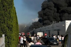 Pożar hali z tekstyliami w Wólce Kosowskiej