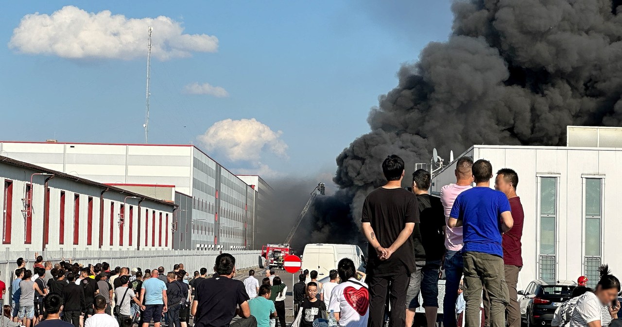 Pożar hali z tekstyliami w Wólce Kosowskiej