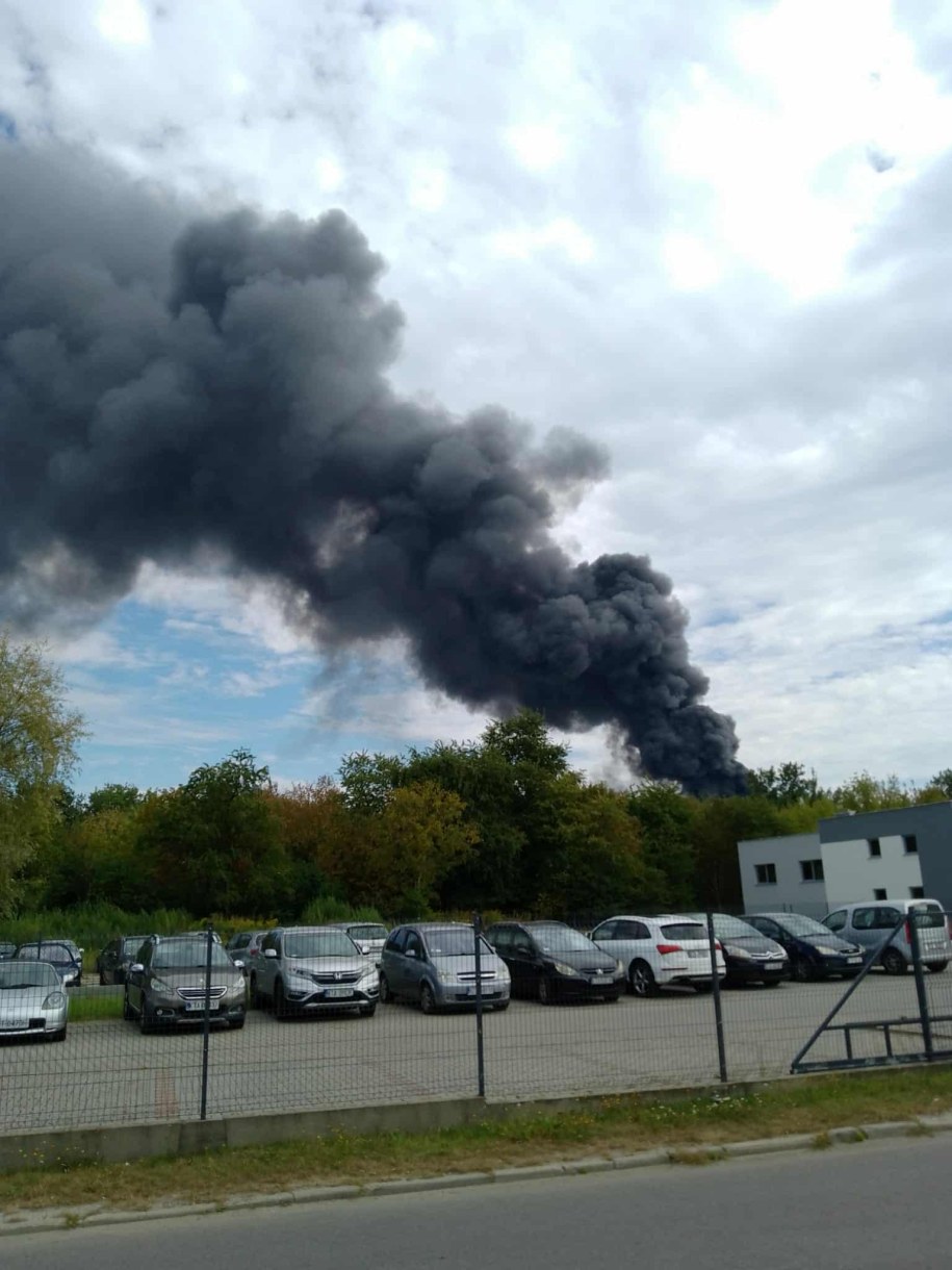 Pożar hali ze zniczami w Tarnowie, fot. Gorąca linia RMF FM /