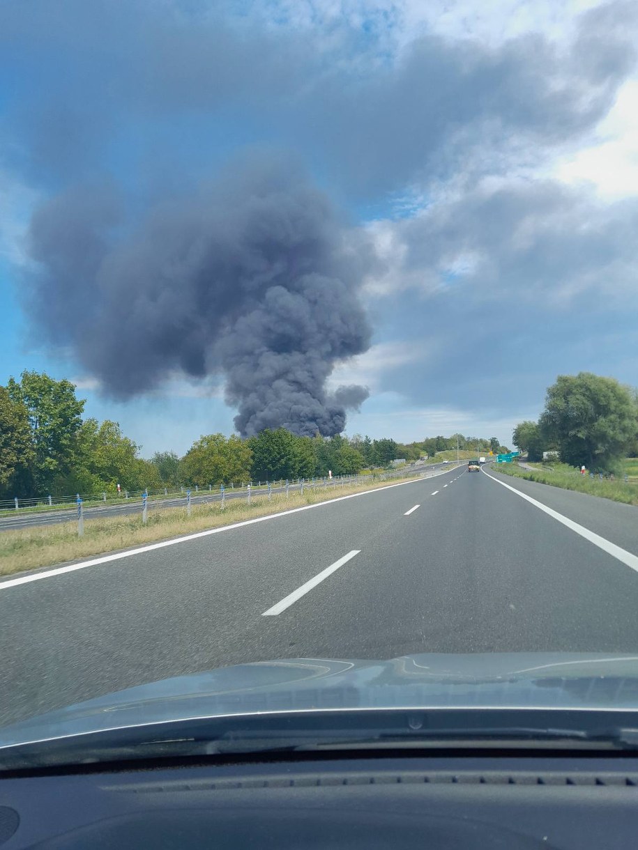 Pożar hali ze zniczami w Tarnowie, fot. Gorąca linia RMF FM /