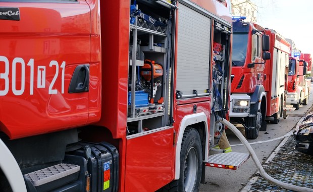 Pożar hostelu na Kaszubach. Są ranni, a w budynku znajdują się butle z gazem