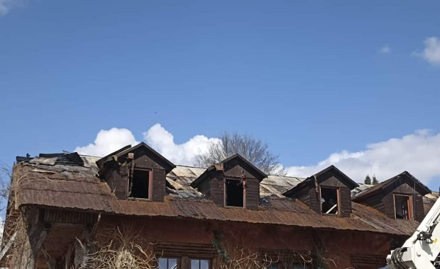 Pożar hotelu Galindia na Mazurach. Straty oszacowano na 2,5 miliona złotych [ZDJĘCIA]