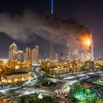 Pożar hotelu w Dubaju nie przeszkodził w pokazie fajerwerków