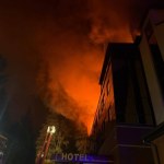 Pożar hotelu w Tychach. Zapaliło się poszycie dachu