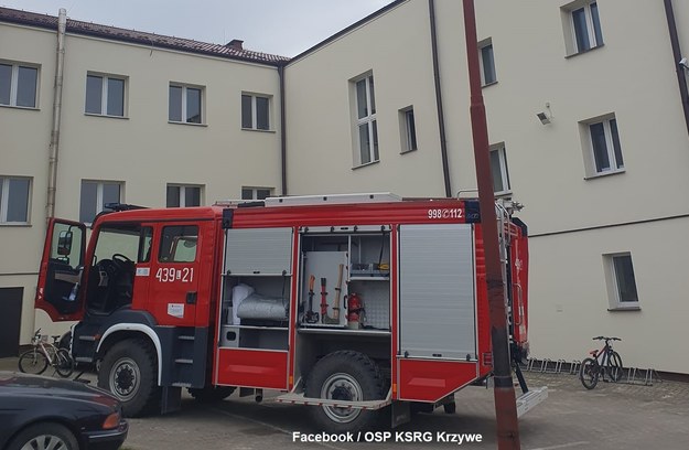 Pożar i ewakuacja w szkole podstawowej /Facebook / OSP KSRG Krzywe /