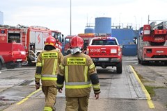 Pożar jednej z hal na terenie Port Service w Gdańsku na Stogach