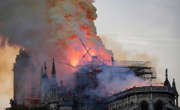 Pożar katedry Notre Dame: Co ocalało z płomieni?
