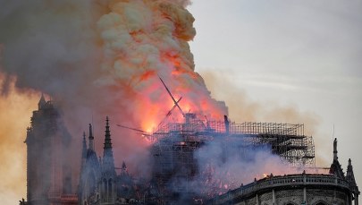 Pożar katedry Notre Dame: Co ocalało z płomieni?